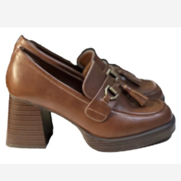 a.n.a. Loafers Hazen Moc Closed Toe Women's Size 9 Dark Cognac 3¼" Heel Tassles - Picture 1 of 6